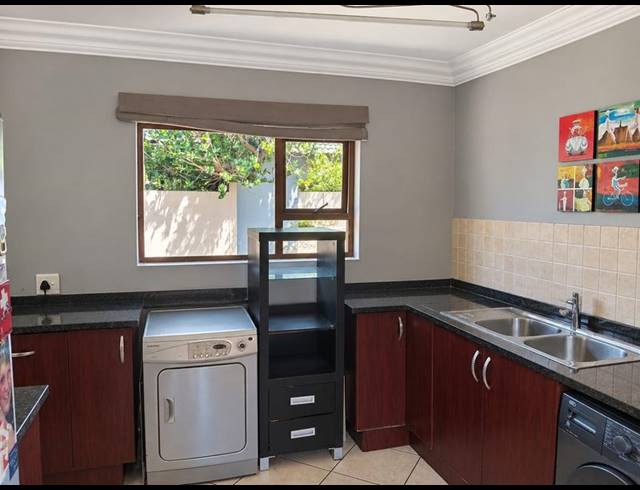 3 BEDROOM HOUSE FOR SALE IN THATCHFIELD